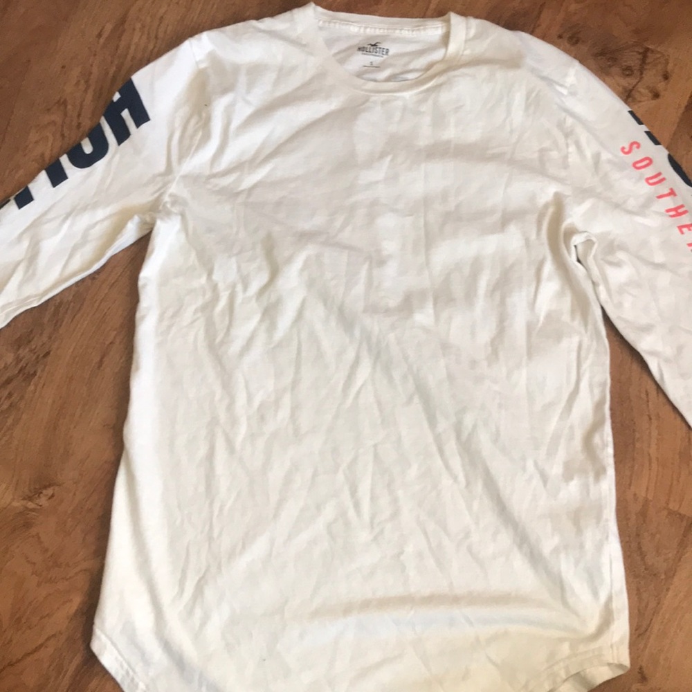 Long sleeve white solid front tee